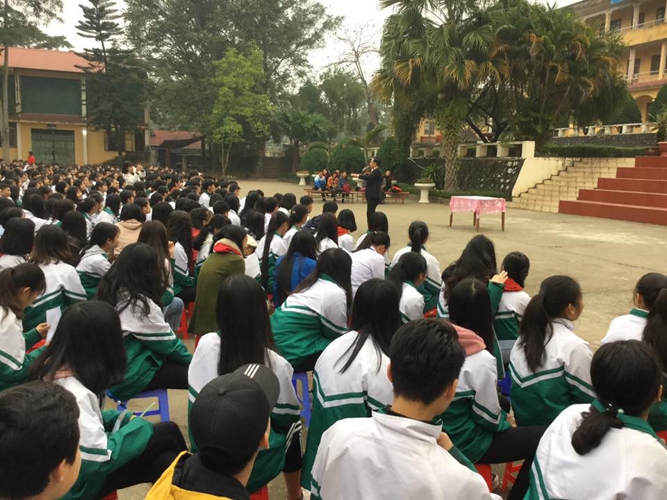 Tọa đàm tư vấn hướng nghiệp cho học sinh trường THPT Định Hóa, THPT Yên Bình - tỉnh Thái Nguyên