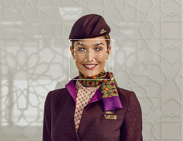 THãng hàng không Etihad Airway thử nghiệm sinh trắc học khuôn mặt cho tiếp viên khi làm thủ tục