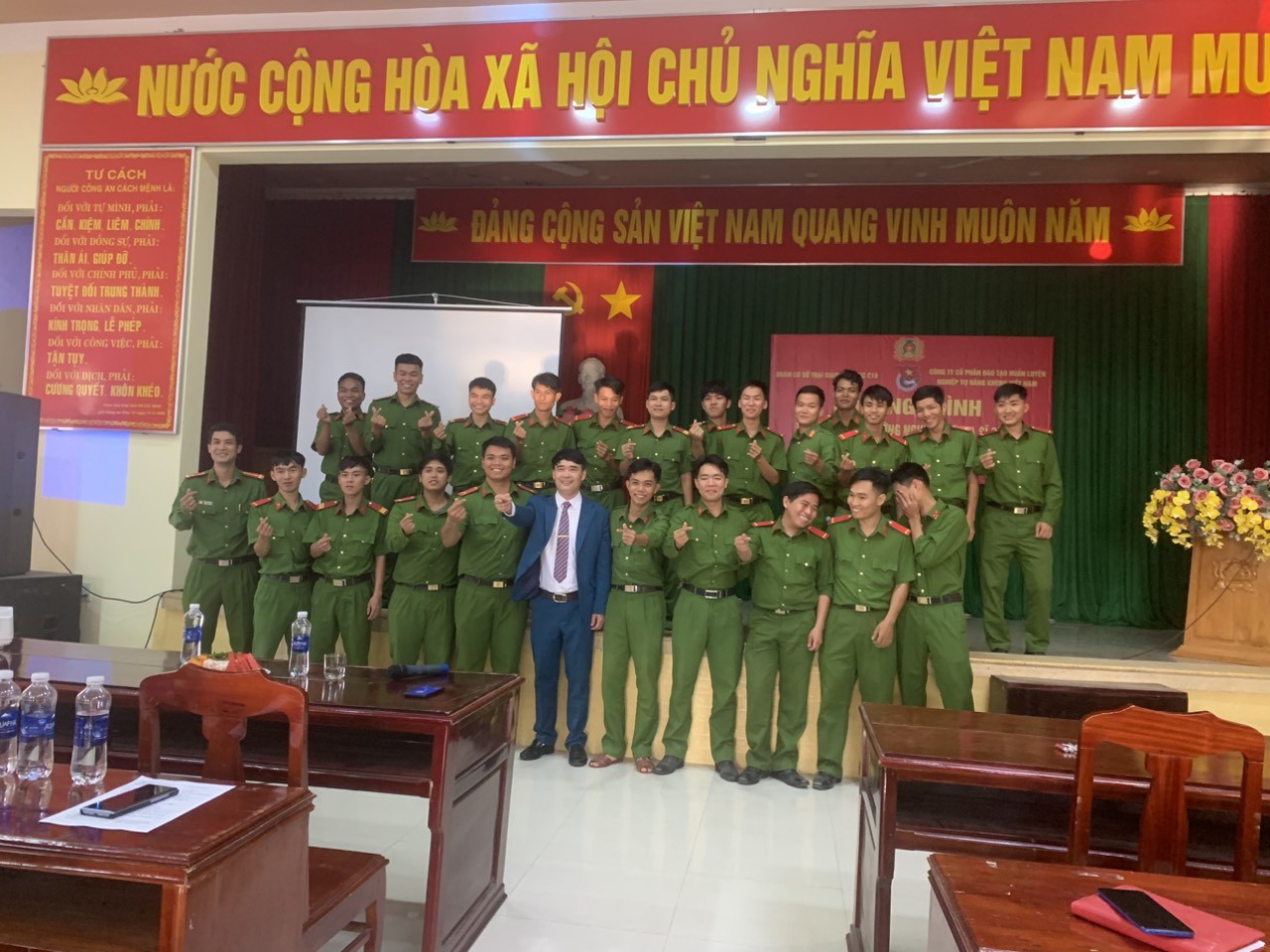 TTCUNL-Truyền thông hướng nghiệp cho hạ sỹ quan, chiến sỹ nghĩa vụ Trại giam A2 Khánh Hòa