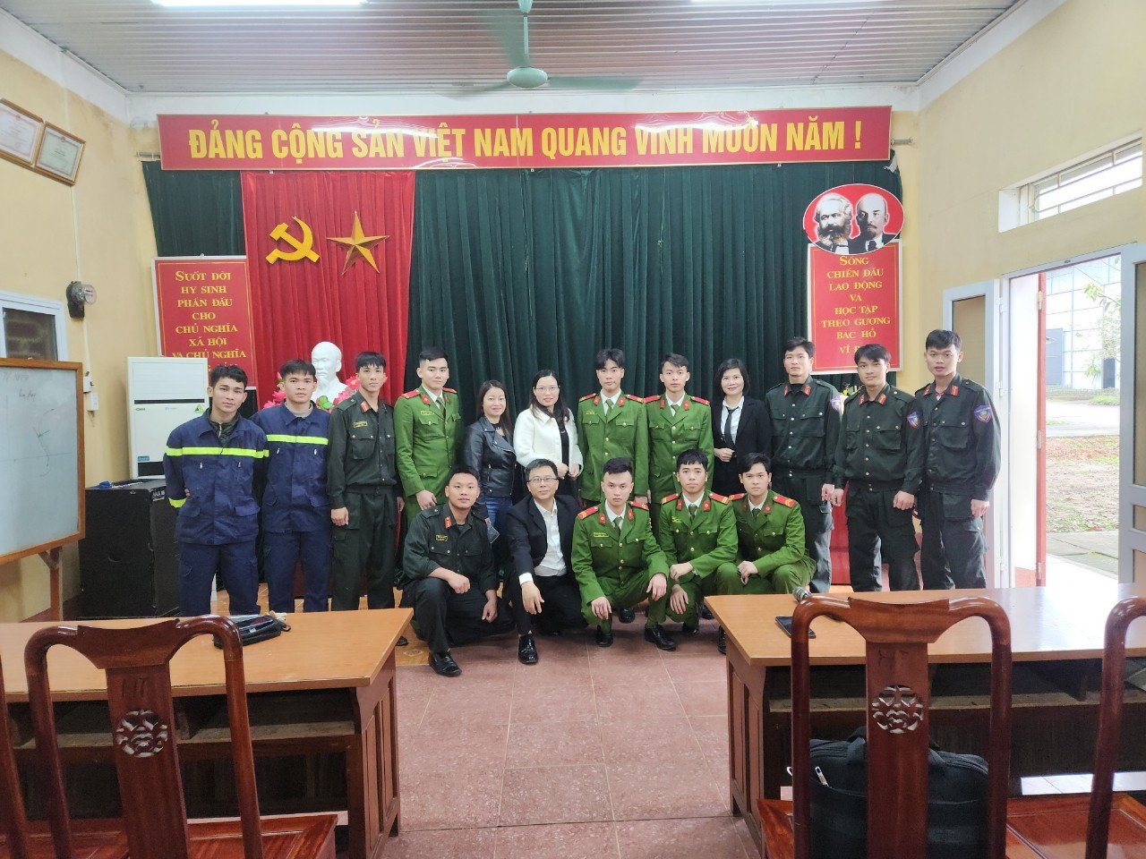 TTHLB-Hướng nghiệp nghề cho chiến sỹ nghĩa vụ CAND tỉnh Tuyên Quang